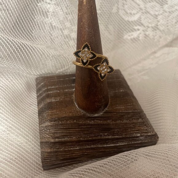 Vintage-inspired Double-flower wrap ring, pavé center, adjustable OS - Picture 2 of 2